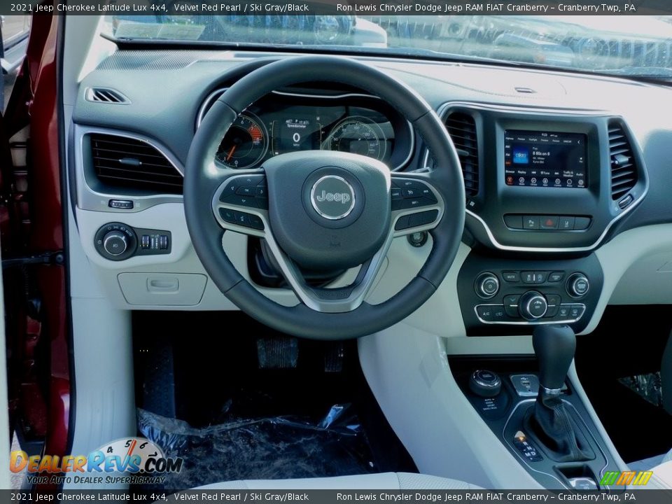 Dashboard of 2021 Jeep Cherokee Latitude Lux 4x4 Photo #13