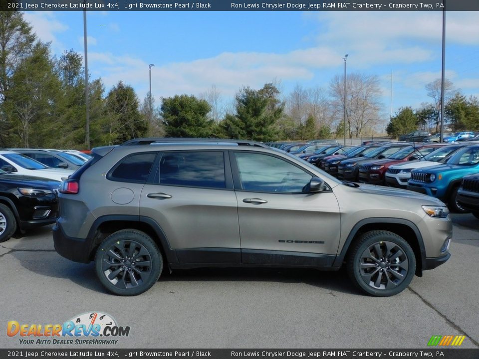 2021 Jeep Cherokee Latitude Lux 4x4 Light Brownstone Pearl / Black Photo #4