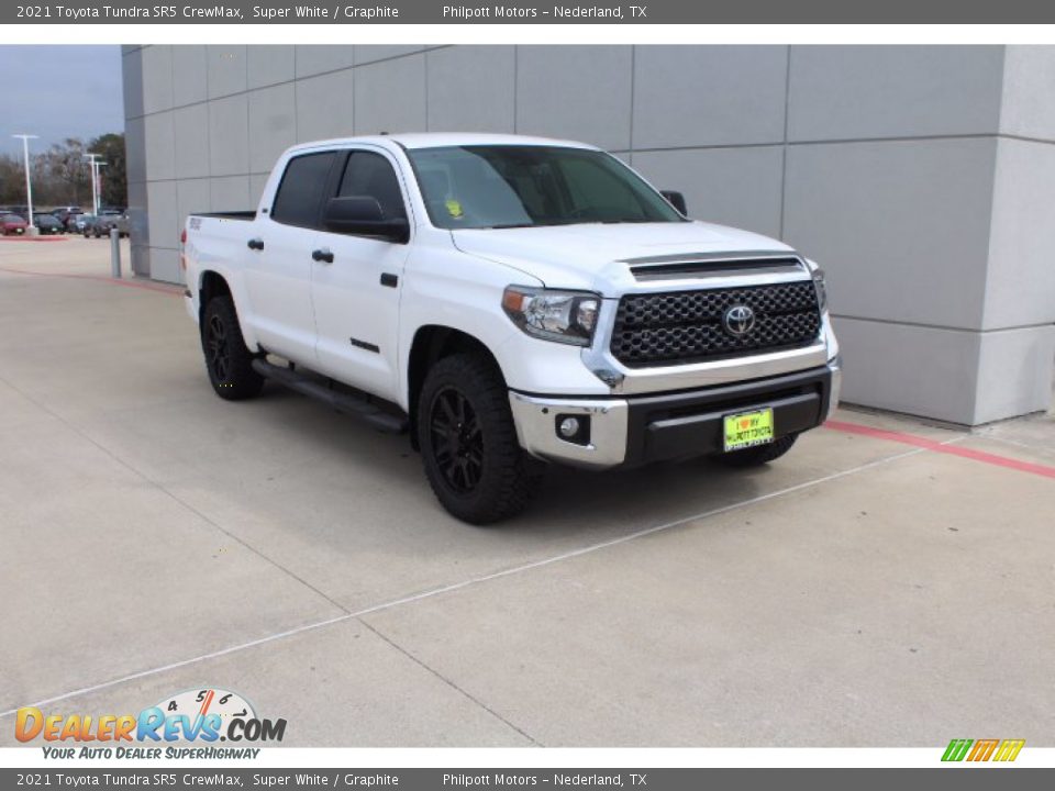 2021 Toyota Tundra SR5 CrewMax Super White / Graphite Photo #2