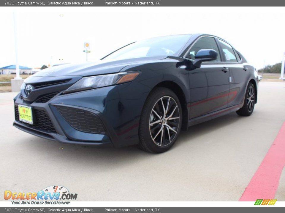 2021 Toyota Camry SE Galactic Aqua Mica / Black Photo #4