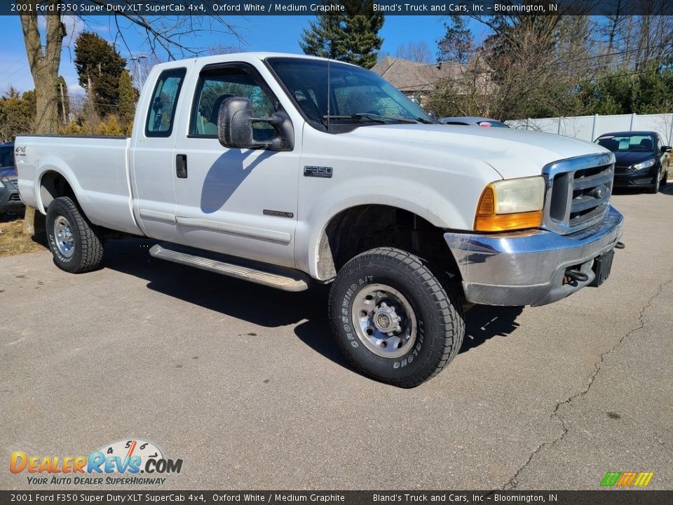 Front 3/4 View of 2001 Ford F350 Super Duty XLT SuperCab 4x4 Photo #1