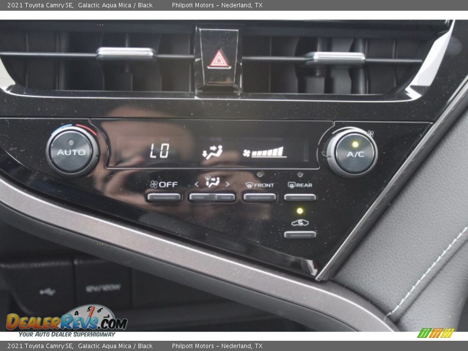 2021 Toyota Camry SE Galactic Aqua Mica / Black Photo #16