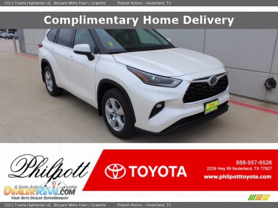 2021 Toyota Highlander LE Blizzard White Pearl / Graphite Photo #1