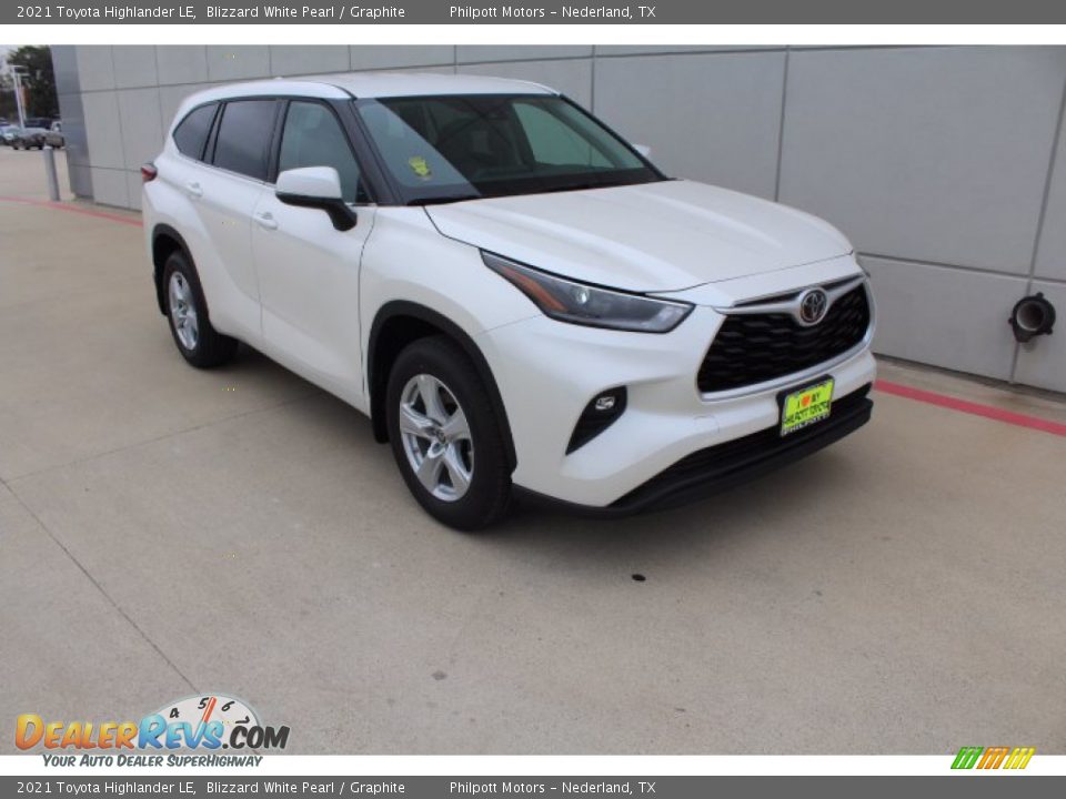 2021 Toyota Highlander LE Blizzard White Pearl / Graphite Photo #2