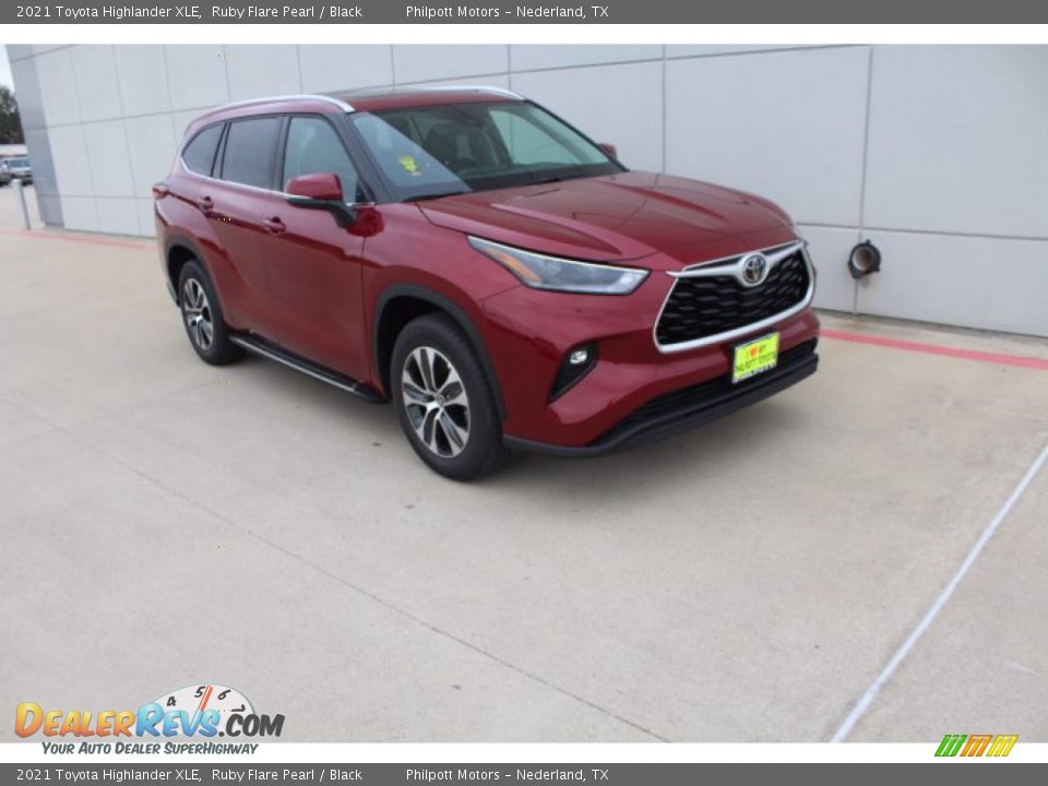 2021 Toyota Highlander XLE Ruby Flare Pearl / Black Photo #2