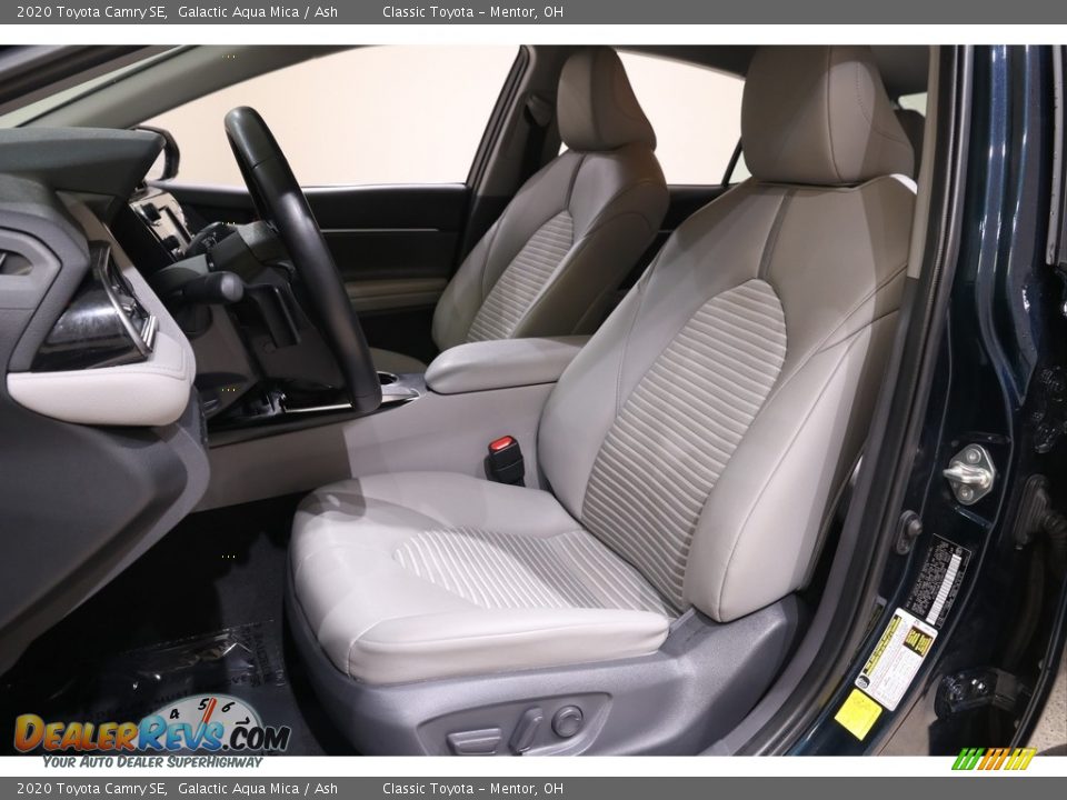 2020 Toyota Camry SE Galactic Aqua Mica / Ash Photo #5