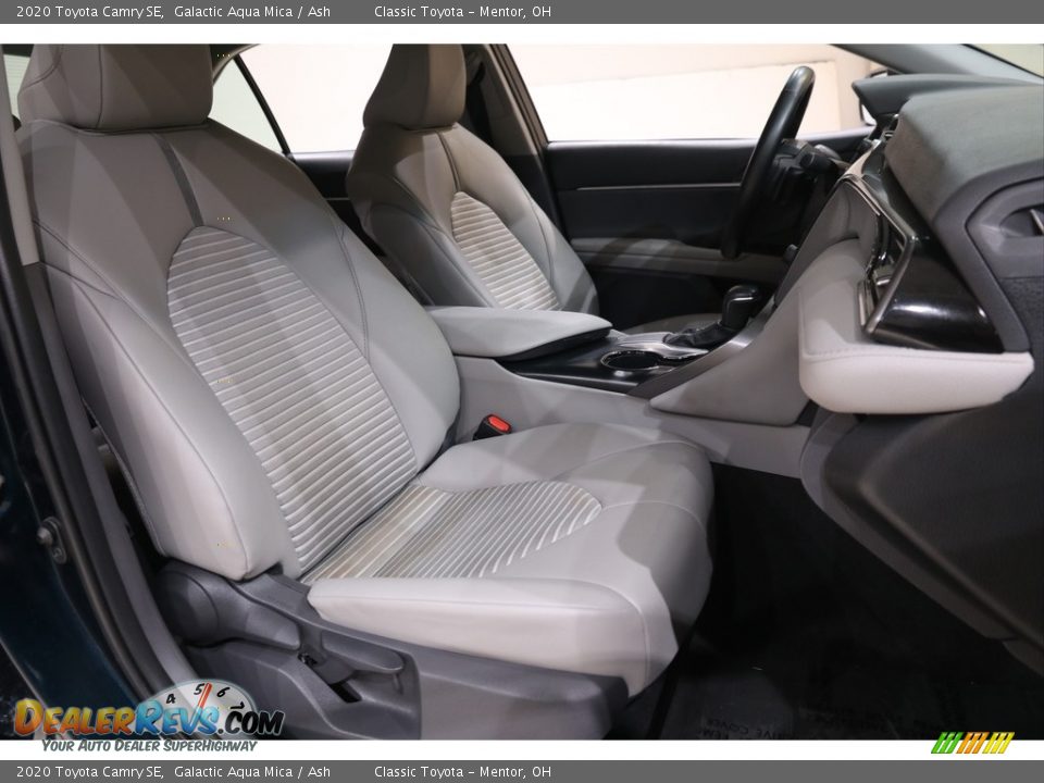 2020 Toyota Camry SE Galactic Aqua Mica / Ash Photo #14