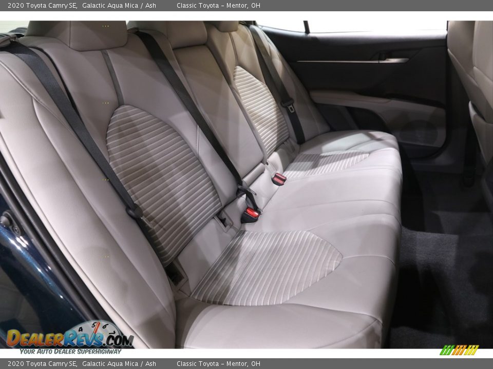 2020 Toyota Camry SE Galactic Aqua Mica / Ash Photo #15