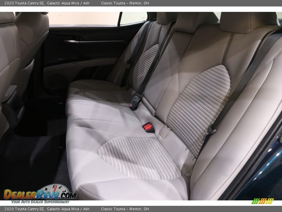2020 Toyota Camry SE Galactic Aqua Mica / Ash Photo #16
