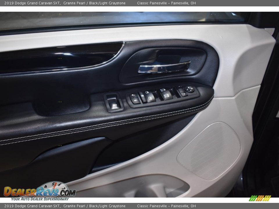 2019 Dodge Grand Caravan SXT Granite Pearl / Black/Light Graystone Photo #11