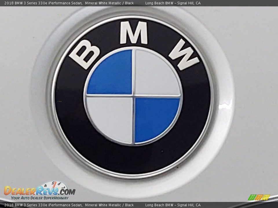 2018 BMW 3 Series 330e iPerformance Sedan Mineral White Metallic / Black Photo #32