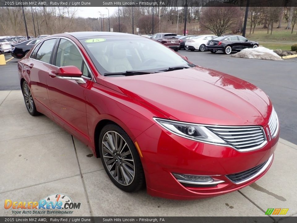 Front 3/4 View of 2015 Lincoln MKZ AWD Photo #7