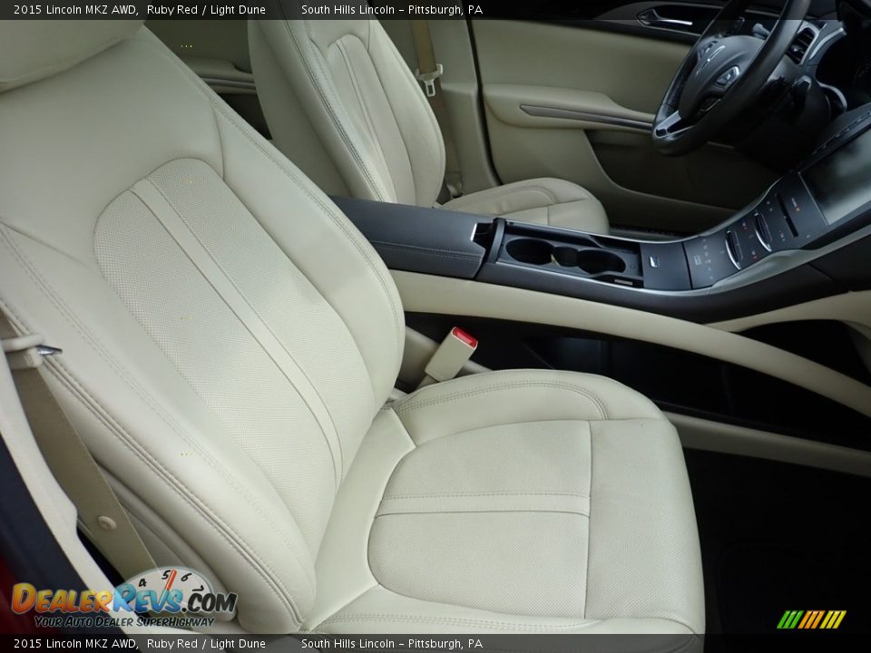 Front Seat of 2015 Lincoln MKZ AWD Photo #10