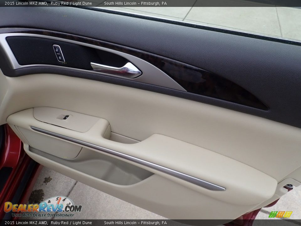 Door Panel of 2015 Lincoln MKZ AWD Photo #12