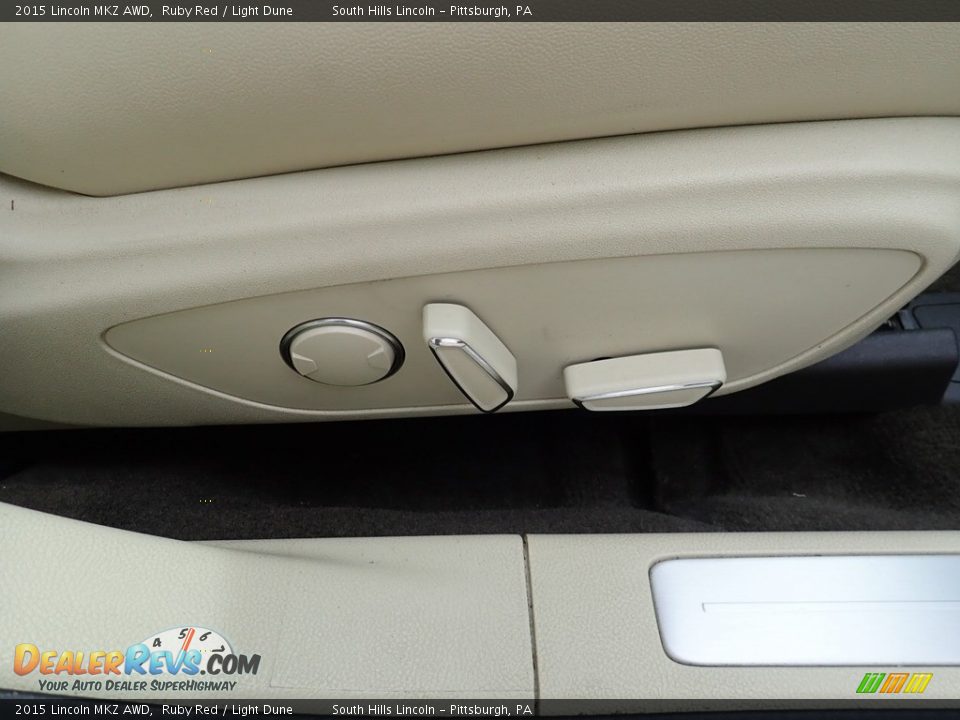 Front Seat of 2015 Lincoln MKZ AWD Photo #13