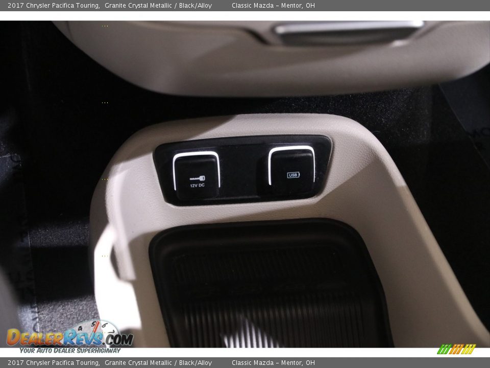 2017 Chrysler Pacifica Touring Granite Crystal Metallic / Black/Alloy Photo #19