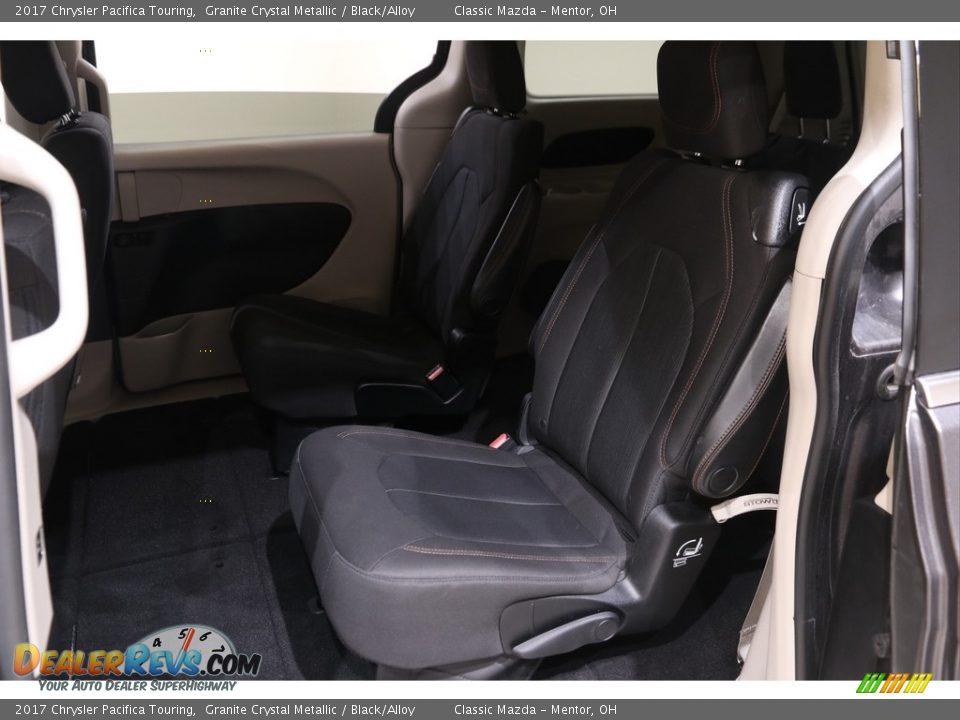 2017 Chrysler Pacifica Touring Granite Crystal Metallic / Black/Alloy Photo #22
