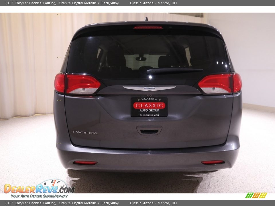 2017 Chrysler Pacifica Touring Granite Crystal Metallic / Black/Alloy Photo #24