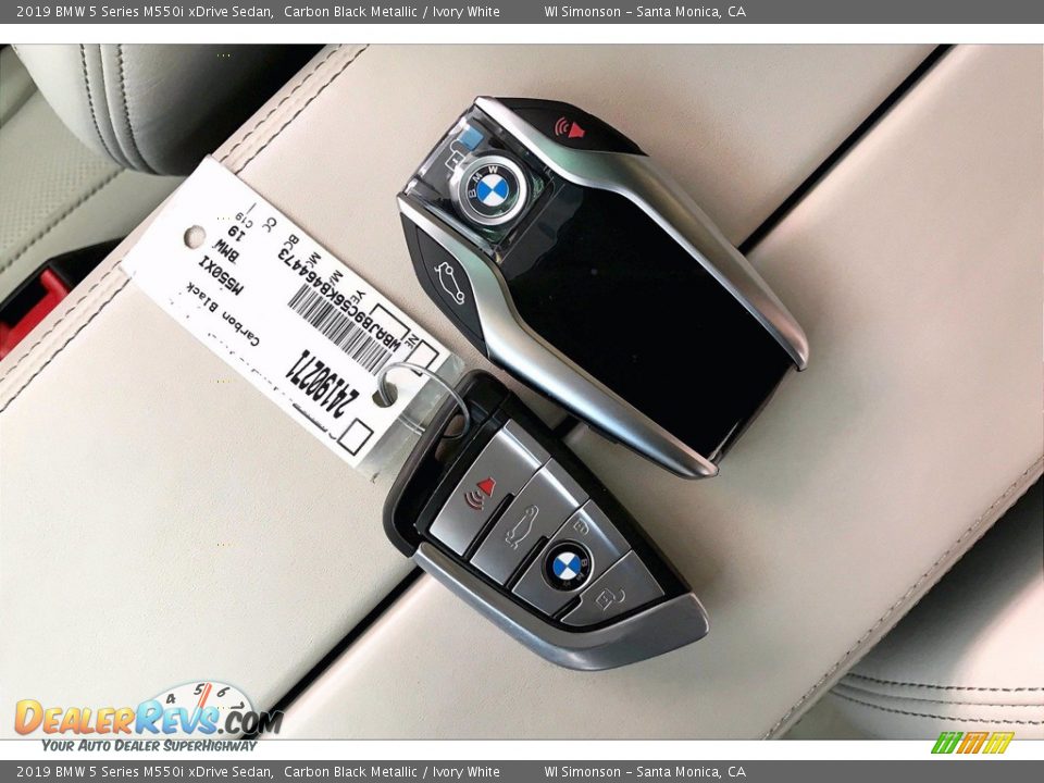 Keys of 2019 BMW 5 Series M550i xDrive Sedan Photo #11
