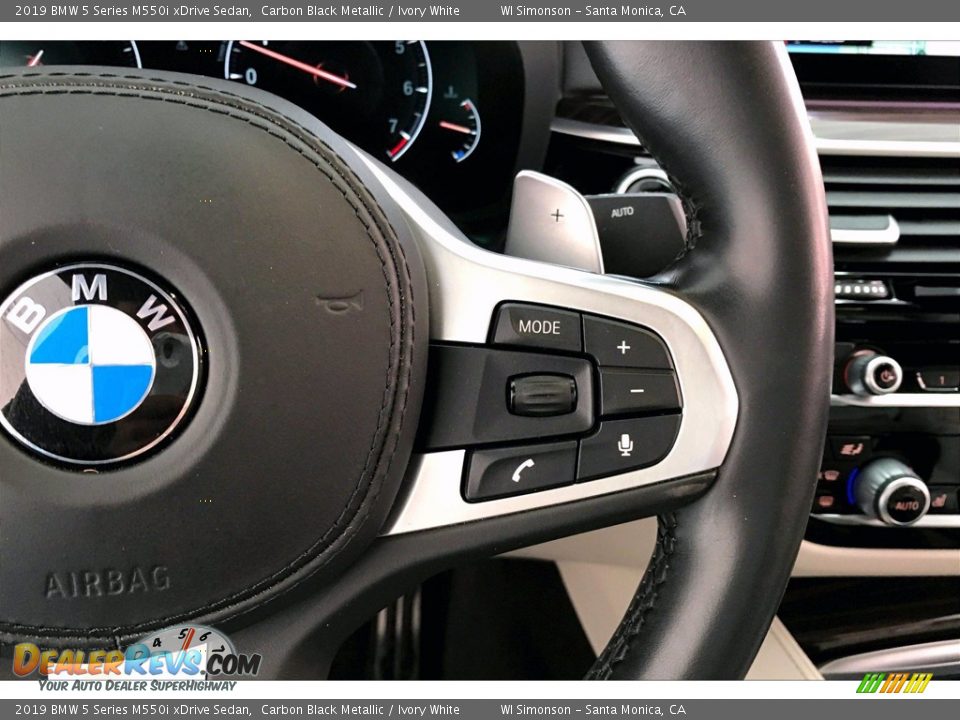 2019 BMW 5 Series M550i xDrive Sedan Steering Wheel Photo #22