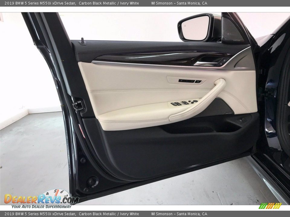 Door Panel of 2019 BMW 5 Series M550i xDrive Sedan Photo #26