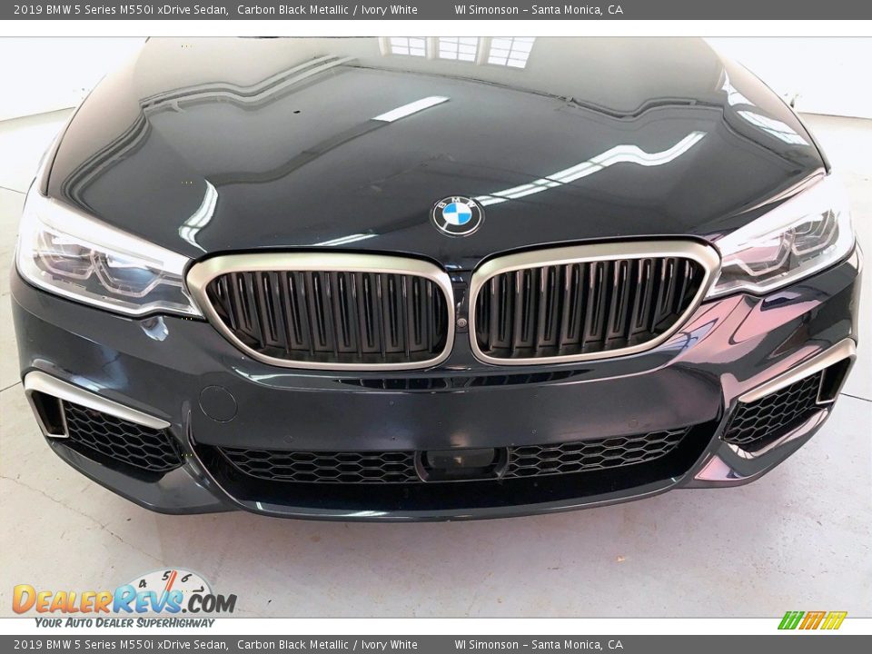 2019 BMW 5 Series M550i xDrive Sedan Carbon Black Metallic / Ivory White Photo #30