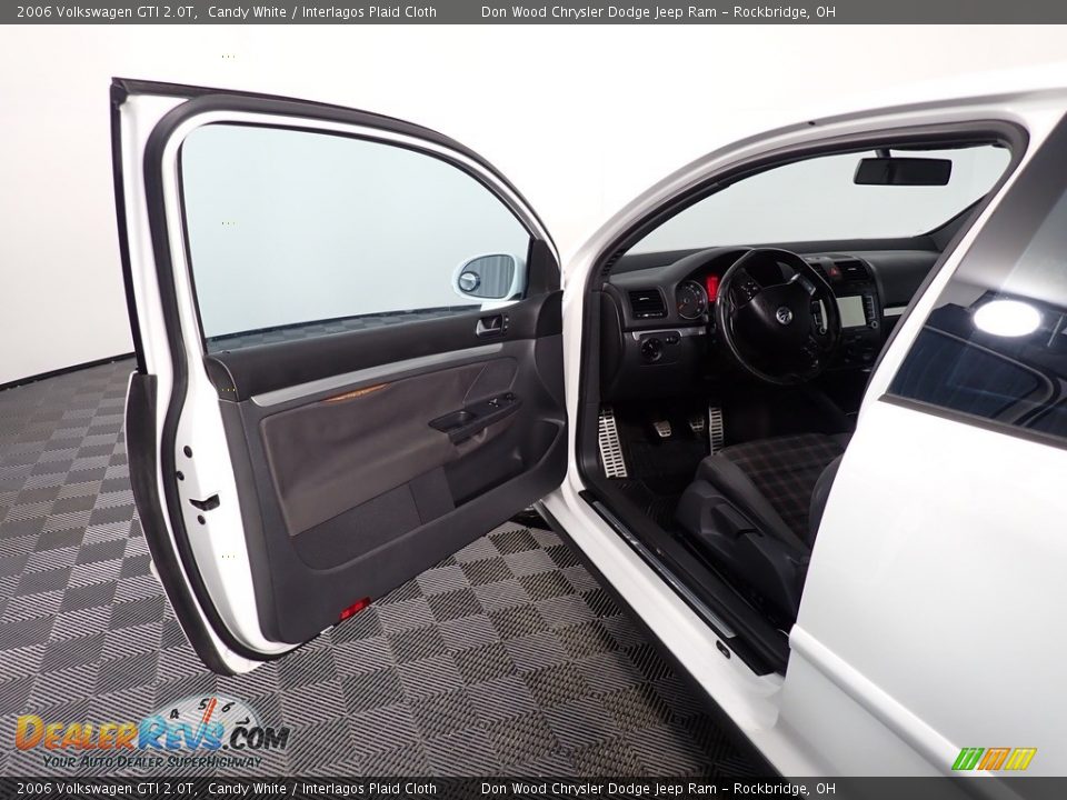 2006 Volkswagen GTI 2.0T Candy White / Interlagos Plaid Cloth Photo #17