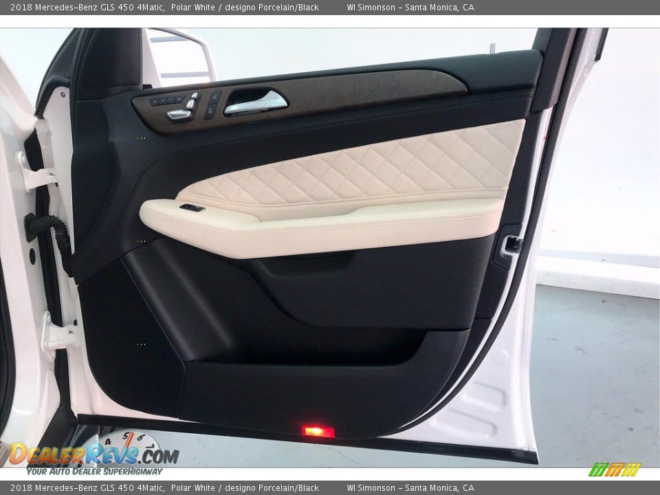 Door Panel of 2018 Mercedes-Benz GLS 450 4Matic Photo #27