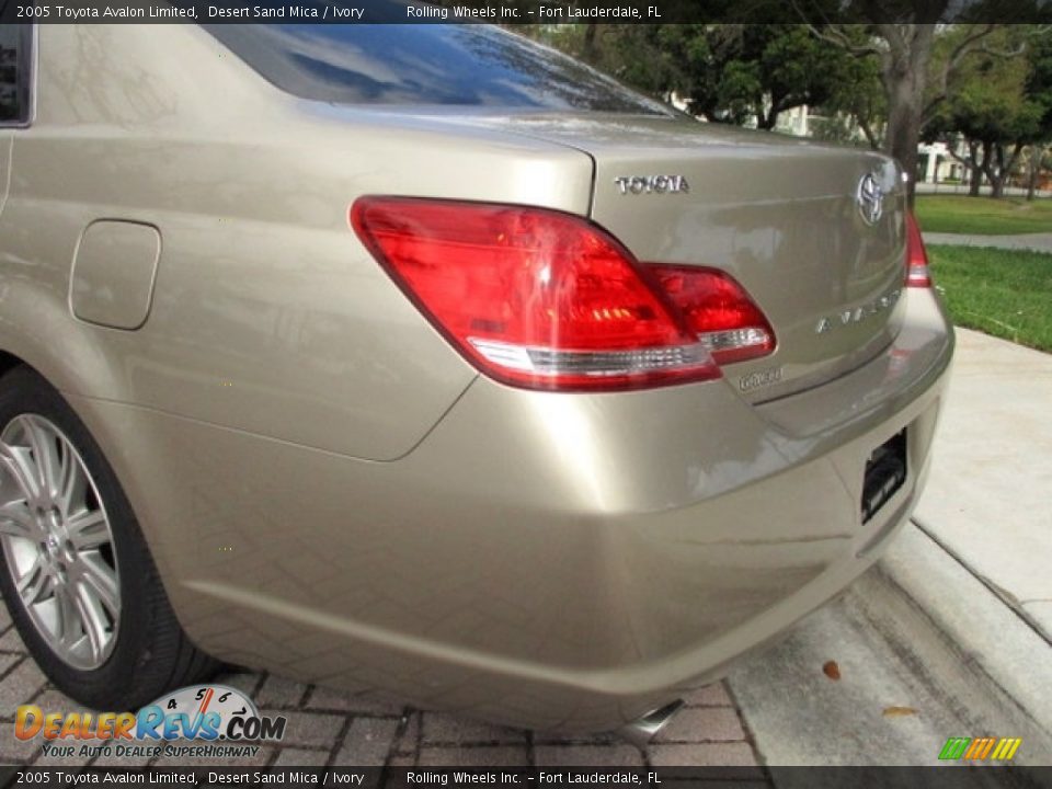 2005 Toyota Avalon Limited Desert Sand Mica / Ivory Photo #21