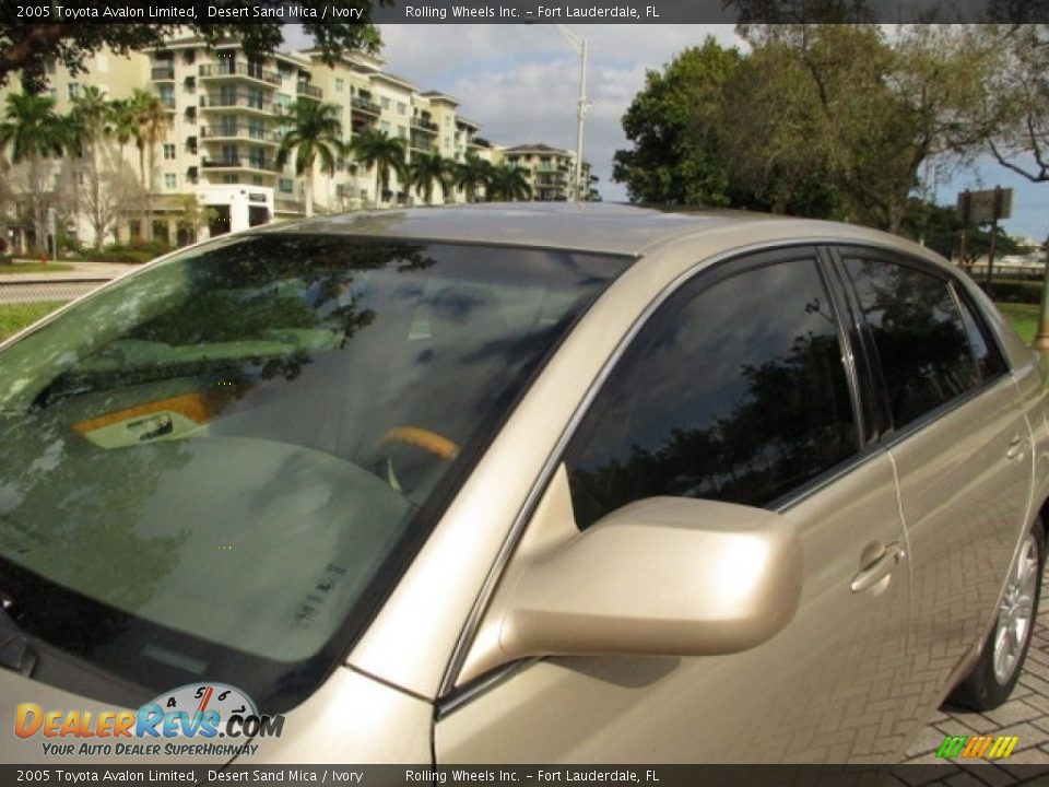 2005 Toyota Avalon Limited Desert Sand Mica / Ivory Photo #31
