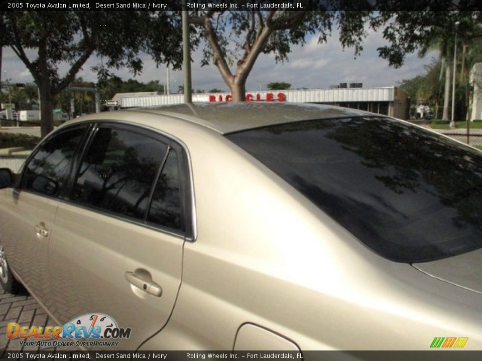 2005 Toyota Avalon Limited Desert Sand Mica / Ivory Photo #33