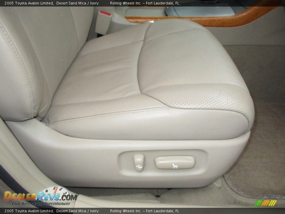 2005 Toyota Avalon Limited Desert Sand Mica / Ivory Photo #36
