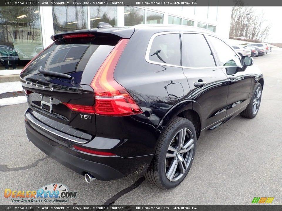 2021 Volvo XC60 T5 AWD Momentum Onyx Black Metallic / Charcoal Photo #2