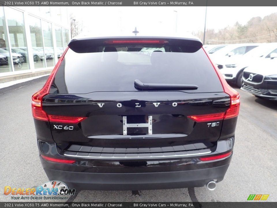 2021 Volvo XC60 T5 AWD Momentum Onyx Black Metallic / Charcoal Photo #3
