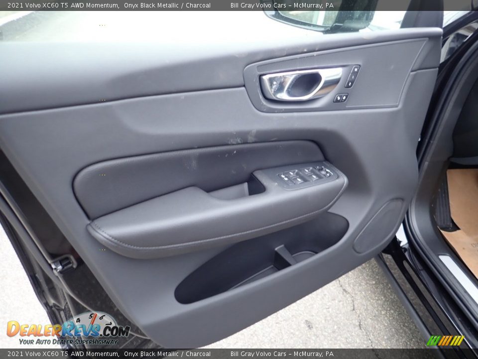 2021 Volvo XC60 T5 AWD Momentum Onyx Black Metallic / Charcoal Photo #10