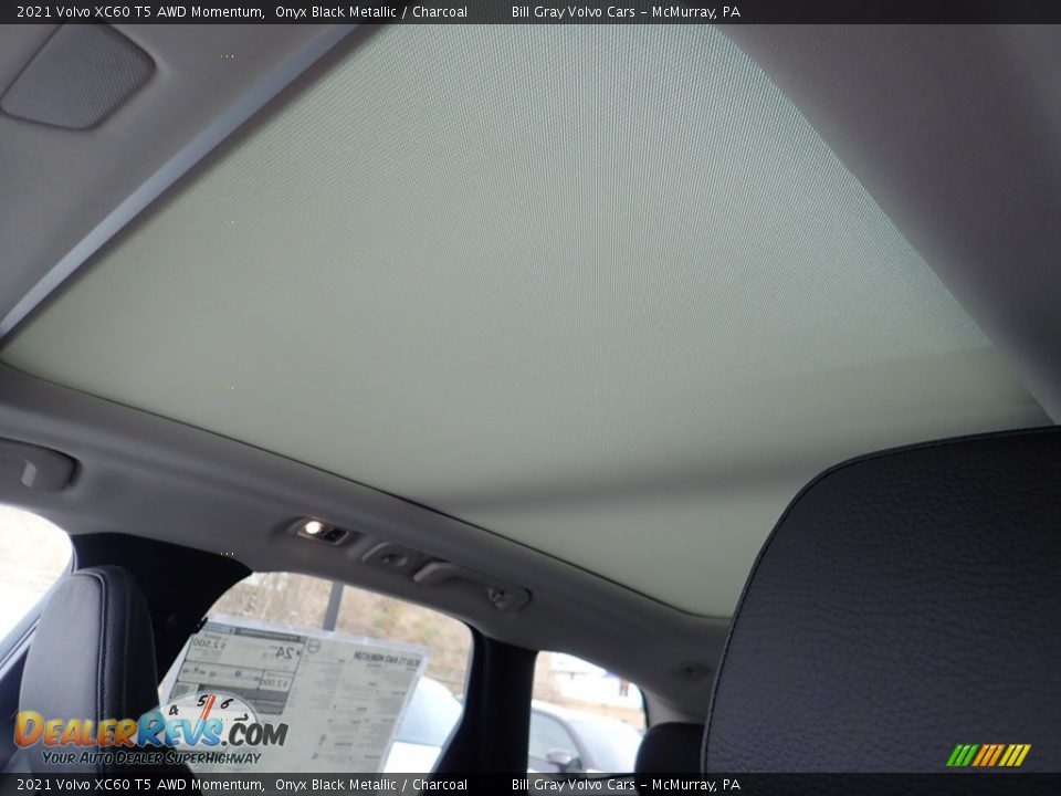 2021 Volvo XC60 T5 AWD Momentum Onyx Black Metallic / Charcoal Photo #12