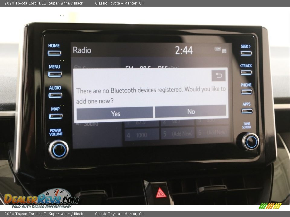 2020 Toyota Corolla LE Super White / Black Photo #11