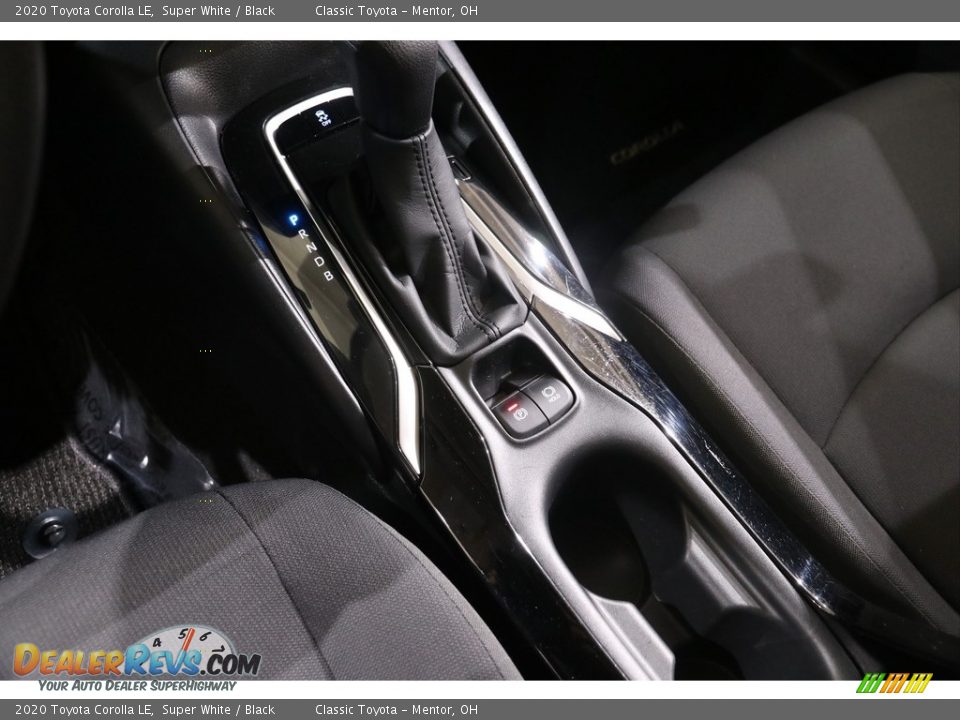2020 Toyota Corolla LE Super White / Black Photo #13