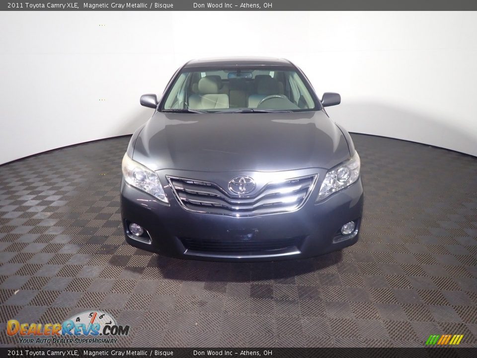 2011 Toyota Camry XLE Magnetic Gray Metallic / Bisque Photo #5