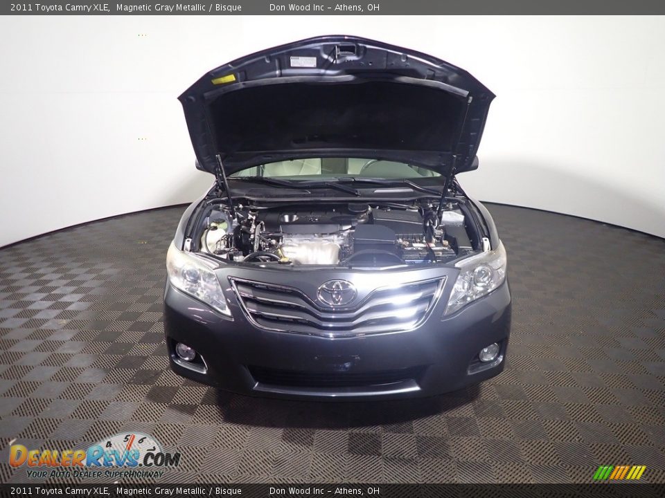2011 Toyota Camry XLE Magnetic Gray Metallic / Bisque Photo #6