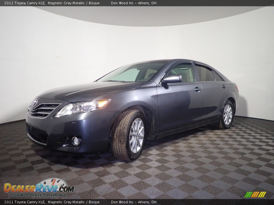 2011 Toyota Camry XLE Magnetic Gray Metallic / Bisque Photo #8
