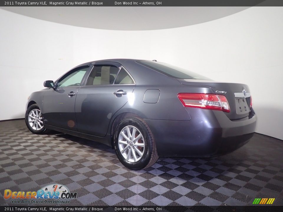 2011 Toyota Camry XLE Magnetic Gray Metallic / Bisque Photo #11
