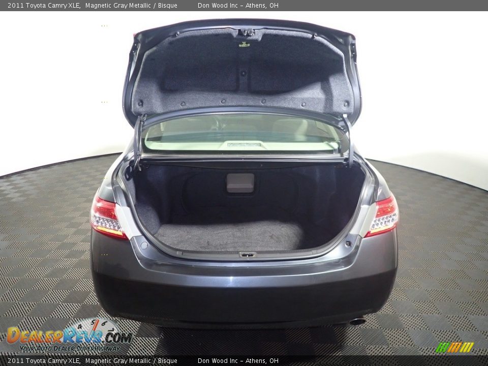 2011 Toyota Camry XLE Magnetic Gray Metallic / Bisque Photo #14