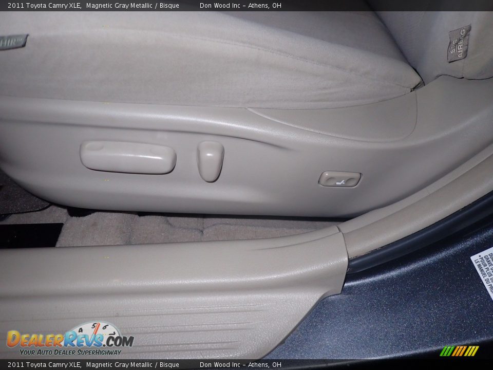 2011 Toyota Camry XLE Magnetic Gray Metallic / Bisque Photo #23