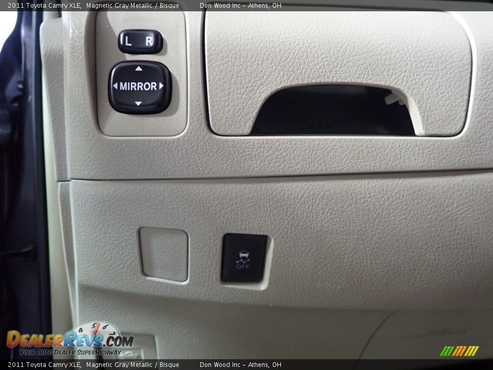 2011 Toyota Camry XLE Magnetic Gray Metallic / Bisque Photo #31