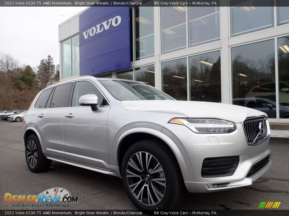 2021 Volvo XC90 T5 AWD Momentum Bright Silver Metallic / Blonde/Charcoal Photo #1