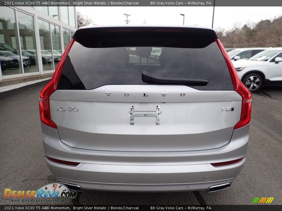2021 Volvo XC90 T5 AWD Momentum Bright Silver Metallic / Blonde/Charcoal Photo #3