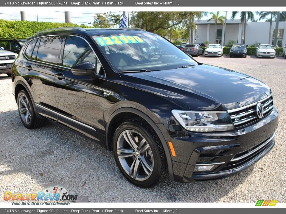 Deep Black Pearl 2018 Volkswagen Tiguan SEL R-Line Photo #2