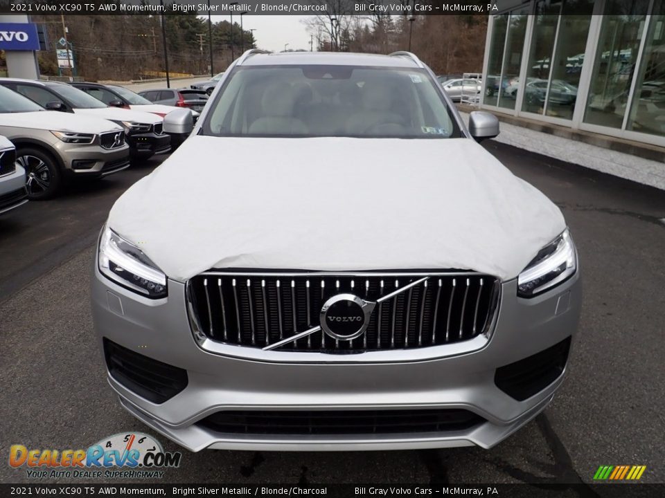 2021 Volvo XC90 T5 AWD Momentum Bright Silver Metallic / Blonde/Charcoal Photo #6
