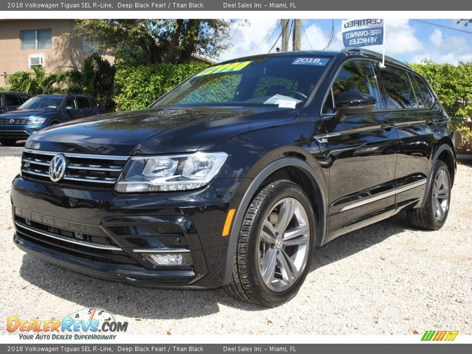 Deep Black Pearl 2018 Volkswagen Tiguan SEL R-Line Photo #5